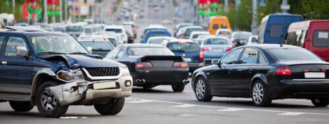 accident-in-the-middle-of-traffic-sm
